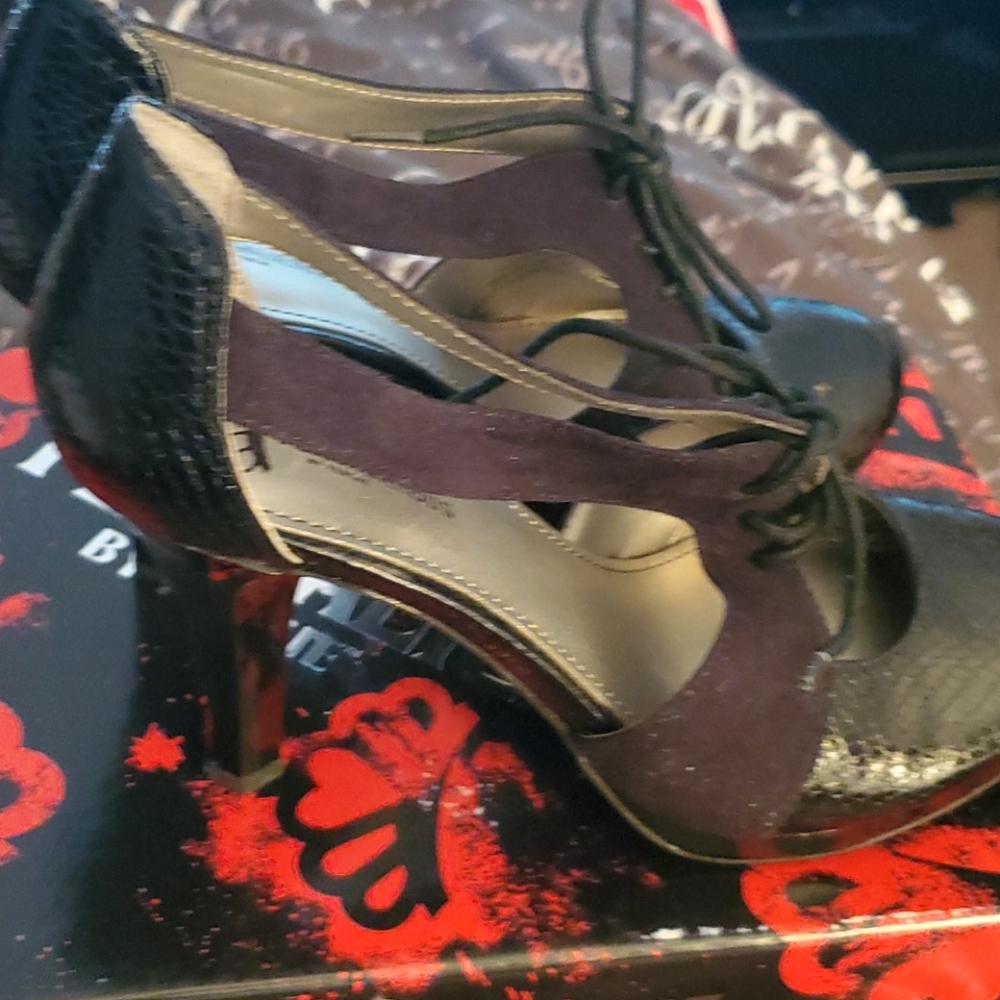 Shoes - Picture 3 of 5